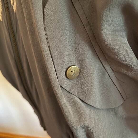 Johnny Was Grey Silk Bomber Jacket with White Floral Embroidery EUC - Picture 6 of 13